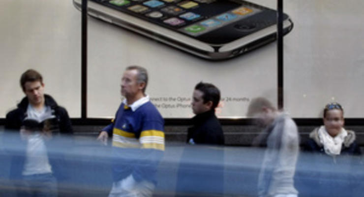 В Нью-Йорке желающие купить iPhone 4S девять дней стояли в очереди