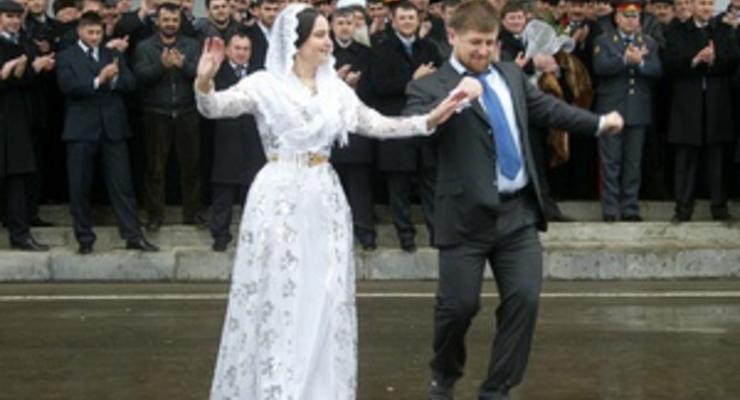 Кадыров заявил, что у него болит душа за откровенные наряды чеченских женщин