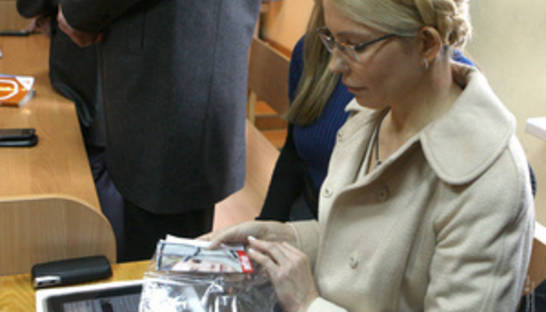 Власенко: Тимошенко замерзает в камере СИЗО