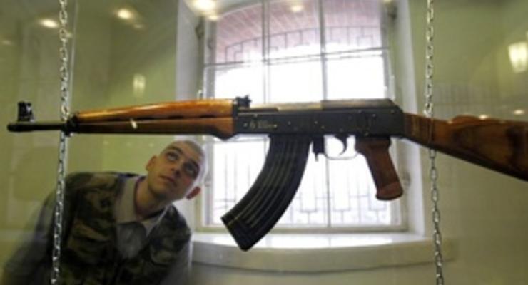 Во Львове из университета похитили 140 единиц оружия