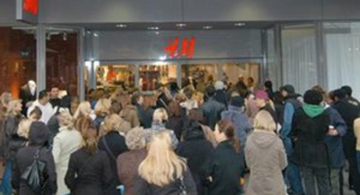 Продажи шведской сети бюджетной одежды H&M упали