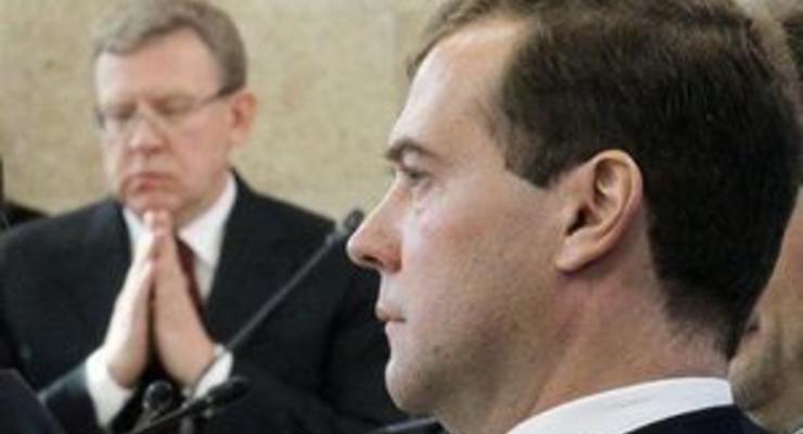 Медведев продолжил полемику с Кудриным: Повышение расходов изменило боевой дух армии РФ