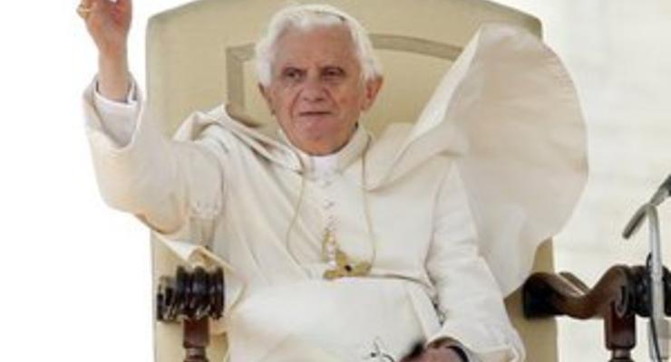 В Ватикане молодой человек прервал мессу Папы Римского: Эй, папа, где же Иисус?