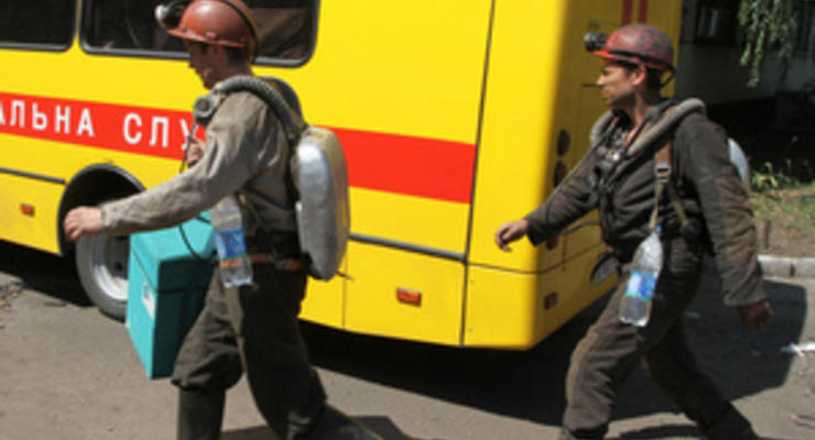 При обрушении породы на шахте в Луганской области погибли два горняка