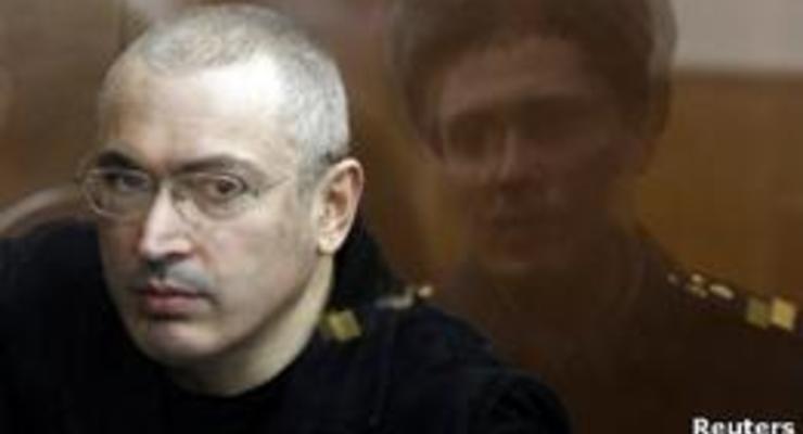 Экс-сокамерник Ходорковского просит убежища в Британии