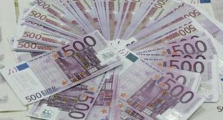 Евро и доллар возобновили рост на межбанке