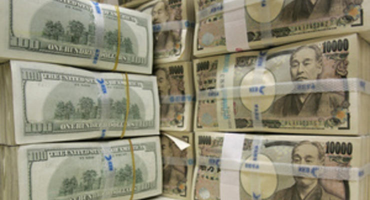 Доллар в Японии упал до рекордно низкого уровня с 1945 года
