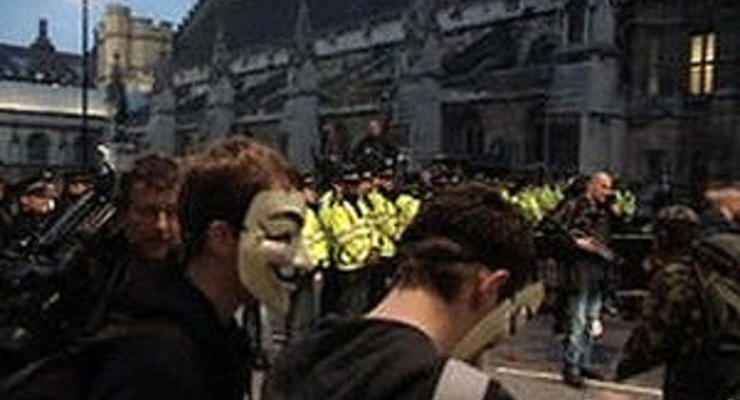 В Лондоне демонстранты митинговали перед парламентом