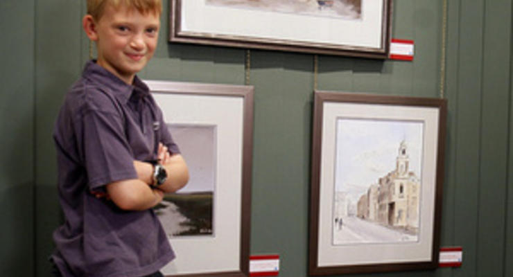 Девятилетний британский художник заработал собственными картинами на дом