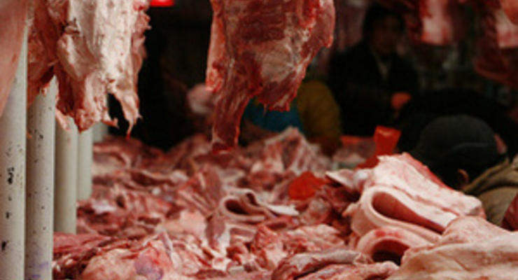 СМИ: На одном из киевских рынков выявили зараженное мясо