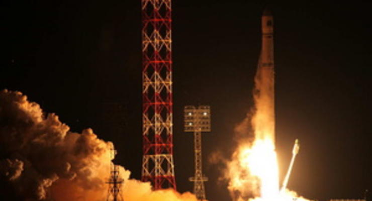 Роскосмосу не удалось установить связь с межпланетной станцией Фобос-Грунт