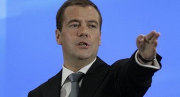 Медведев заявил о необходимости постоянной высылки нелегалов