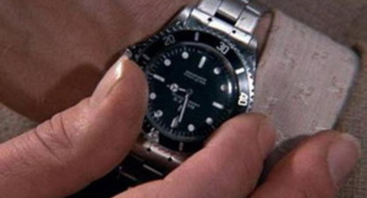 На аукцион выставят часы Джеймса Бонда со встроенной пилой