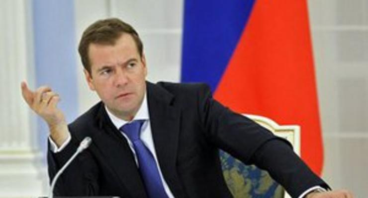Медведев предостерег Жириновского от "хамской националистической риторики"