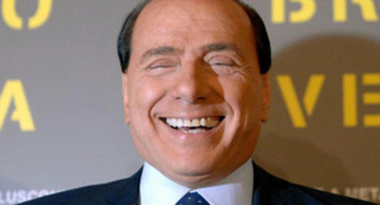 В Италии поступает в продажу диск с песнями на стихи Берлускони