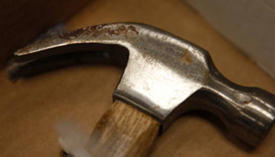 В Полтавской области появился памятник молотку