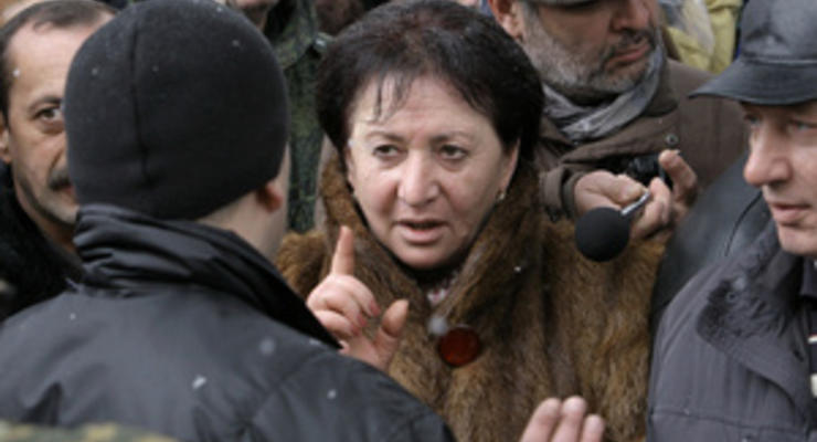 Южная Осетия: после "инаугурации на улице" Джиоева намерена сформировать новое правительство