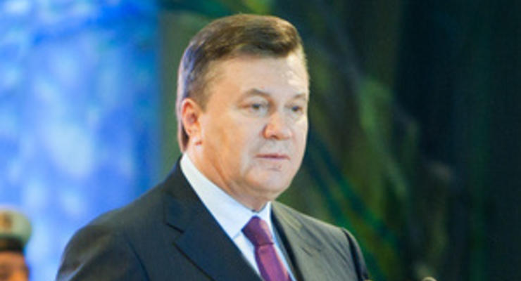 Янукович подписал закон, позволяющий ему принимать решение о применении оружия в мирное время
