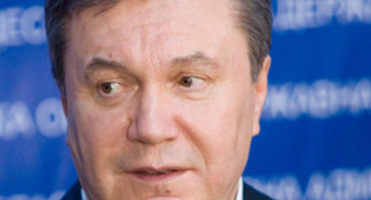 Янукович уехал в родное Енакиево