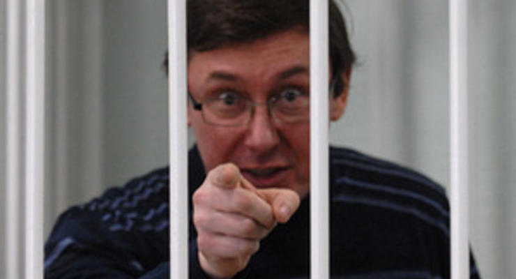 Луценко требует уволить "главного сапожника" Кузьмина за его заявления в СМИ