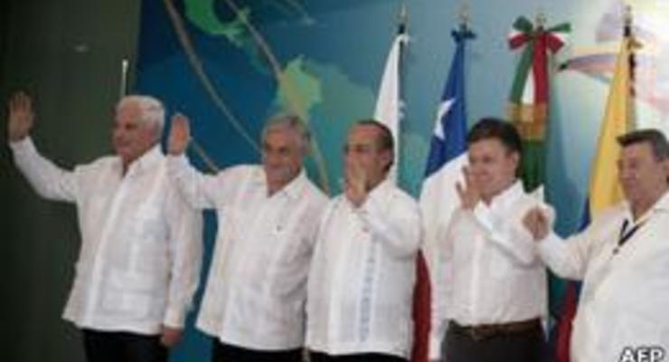 Чилийский министр призвал жителей страны снять галстуки