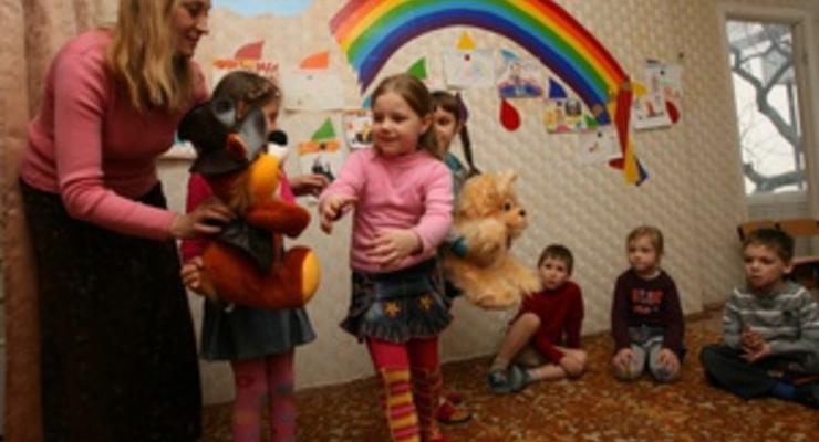 Две трети украинских семей дарят на День Святого Николая подарки - опрос