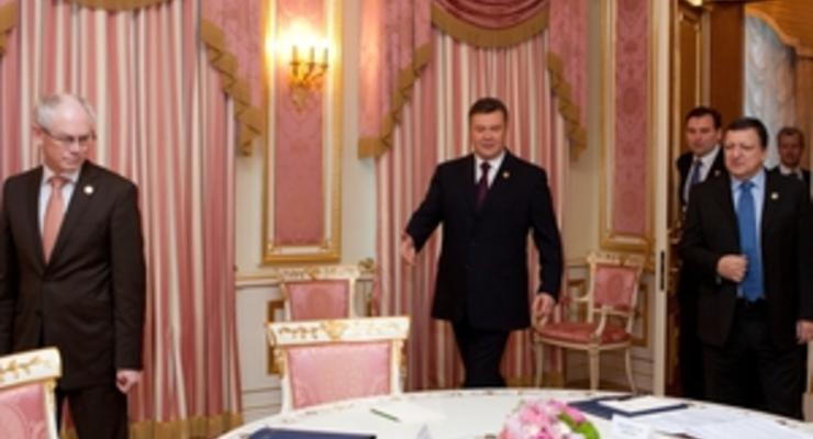 Встреча Януковича с лидерами ЕС длится уже два часа вместо запланированных 40 минут