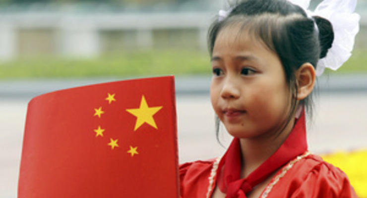 Вьетнам встретил делегацию КНР китайскими флагами с лишней звездой