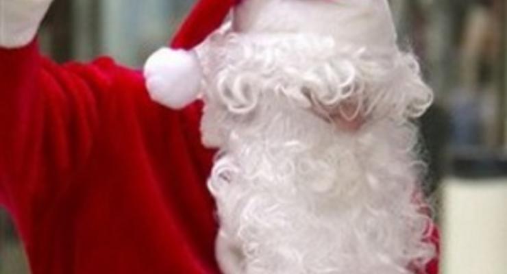 В Таджикистане мужчину в костюме Деда Мороза убили религиозные фанатики