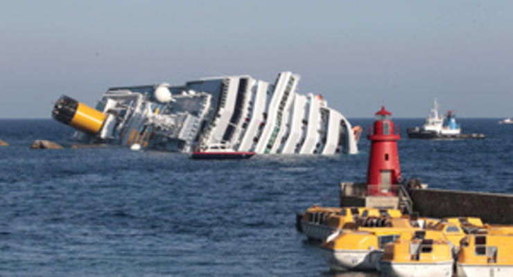 Фотогалерея: Роковой круиз. Лайнер Сosta Concordia затонул у берегов Италии