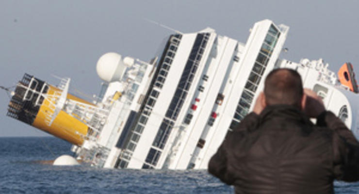 Спасатели приостановили поисковую операцию на  Costa Concordia из-за волнения на море