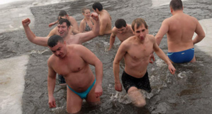 Фотогалерея: В проруби купался? Украинцы отпраздновали Крещение