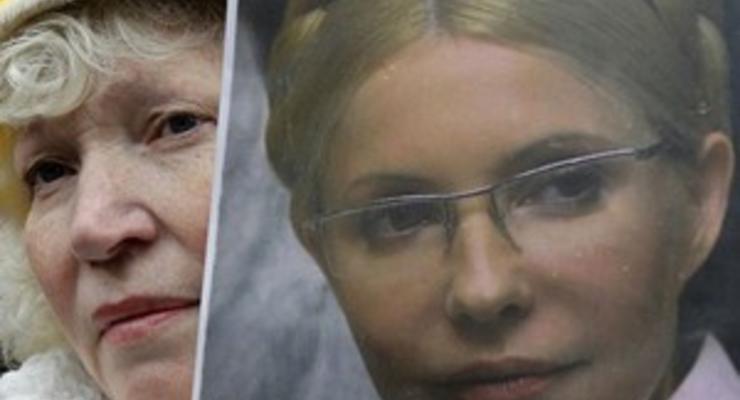 Начальник колонии: Тимошенко передвигается при помощи сокамерницы