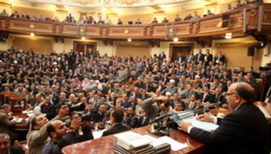 Армия Египта передала законодательную власть парламенту