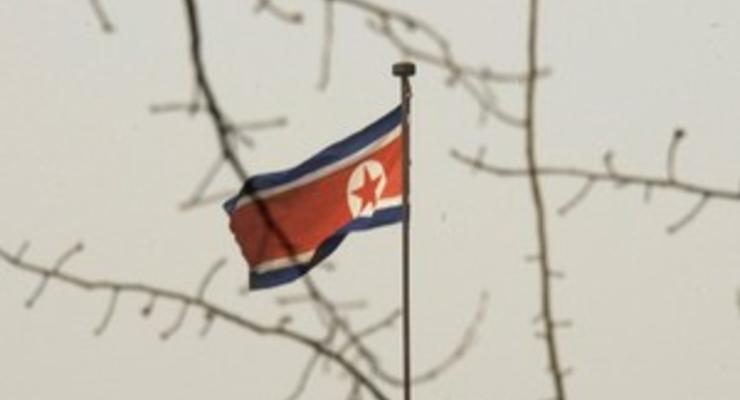 СМИ: в КНДР во время траура по Ким Чен Иру пользование мобильным телефоном приравнивается к военному преступлению