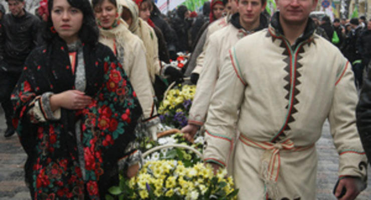 Сторонники Батьківщини почтили память Героев Крут на Аскольдовой могиле