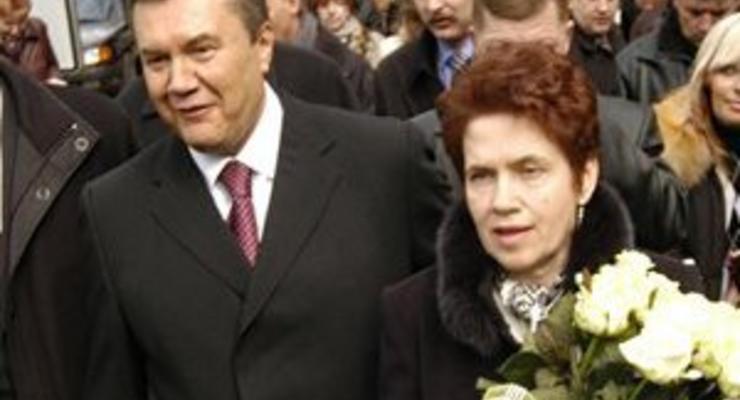 Корреспондент: Жены власти. Супруги высших украинских чиновников предпочитают заниматься домашним хозяйством