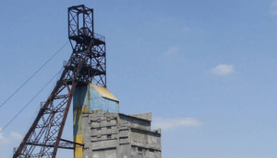 Спасатели не могут найти трех человек, застигнутых пожаром в копанке в Луганской области