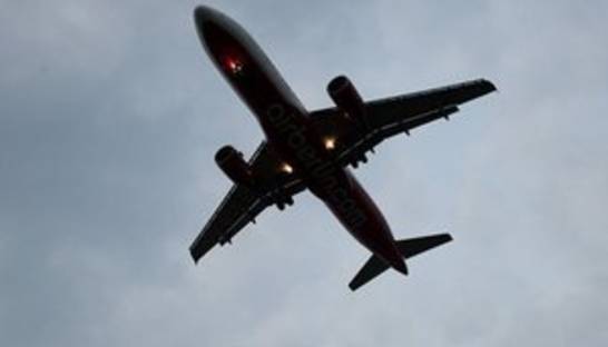 Пассажирский самолет совершил экстренную посадку в аэропорту Белфаста (обновлено)