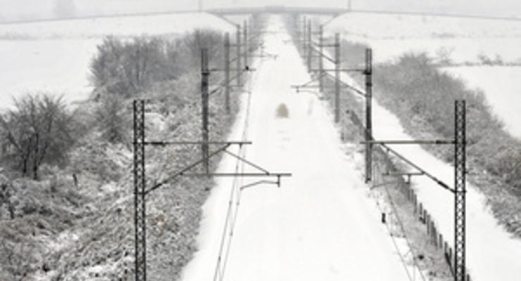 В Румынии и Болгарии из-за снегопадов застряли три поезда, следовавшие через Украину