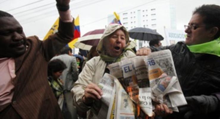 Владелец оппозиционной эквадорской газеты, оштрафованный на $30 млн, бежал в Панаму