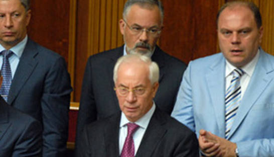 Табачник, чемодан - вокзал: оппозиция требует уволить министра образования