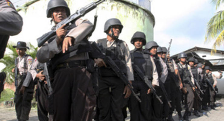 На Бали полиция взяла штурмом охваченную бунтом тюрьму