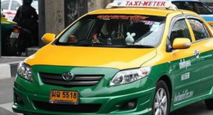 В Бангкоке таксист вернул пассажиру забытые им украшения на $410 тысяч