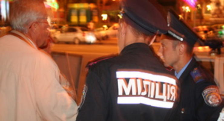 В Харьковской области милиционеры подстрекали граждан покупать наркотики и оружие