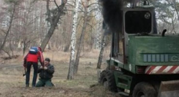 Около двадцати человек в масках напали на лесорубов под Киевом