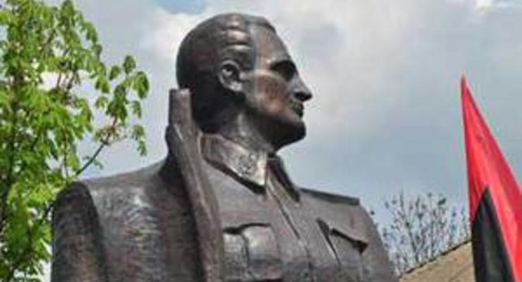 На Прикарпатье появится еще один памятник Шухевичу