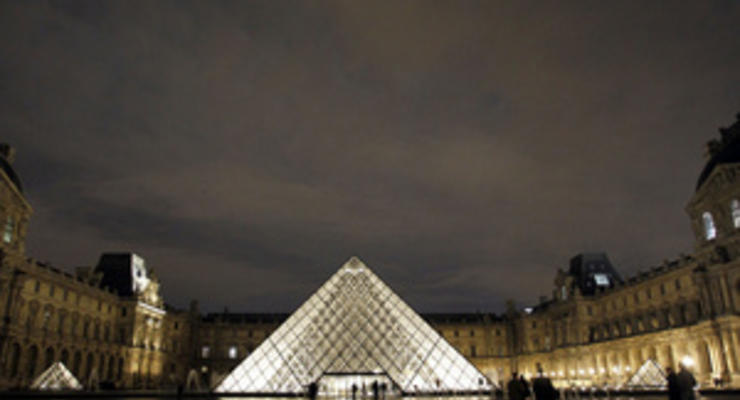 Лувр снова назван самым популярным музеем мира