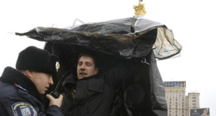 Прокуратура поручила МВД разобраться в потасовке милиции с оппозицией 22 марта на Майдане