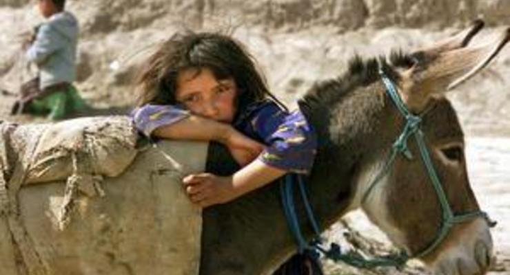 Би-би-си: Афганцы без сыновей переодевают в мальчиков дочерей